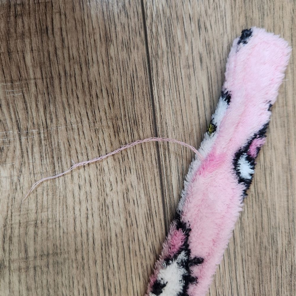 Hello Kitty Pink Robe Size 3T - Picture 16 of 16
